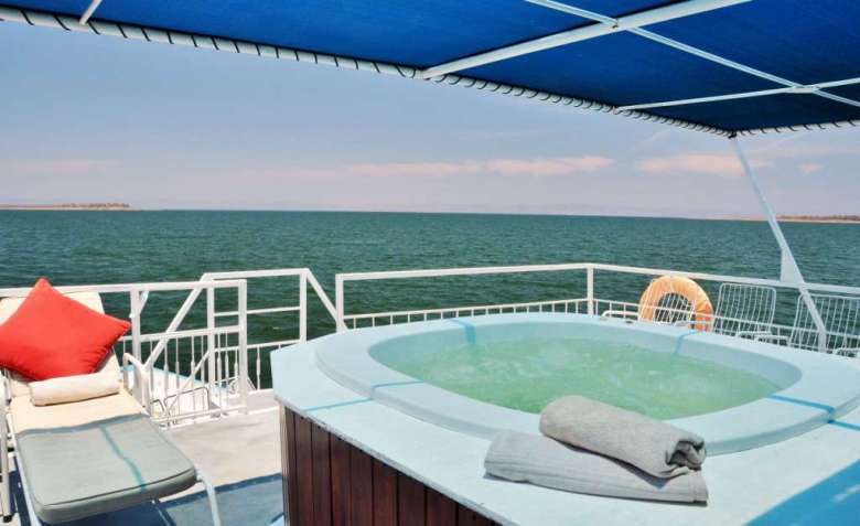 Zambezi Cruise Safaris - Luxury cruises on Lake Kariba