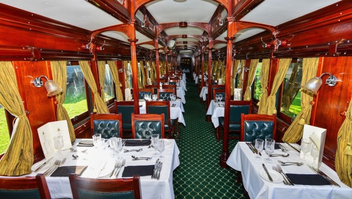 5 Star dining on Victoria Falls Steam Train trips