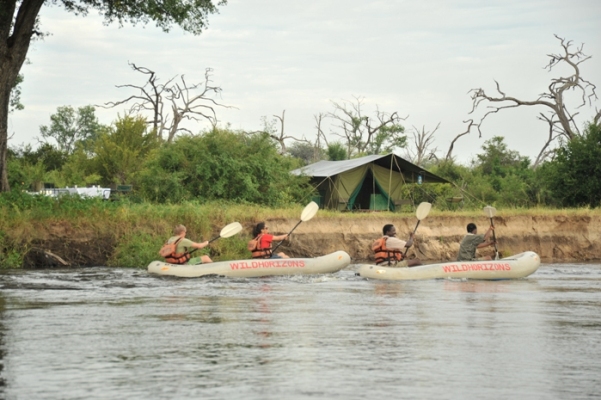 zambezi canoe trip